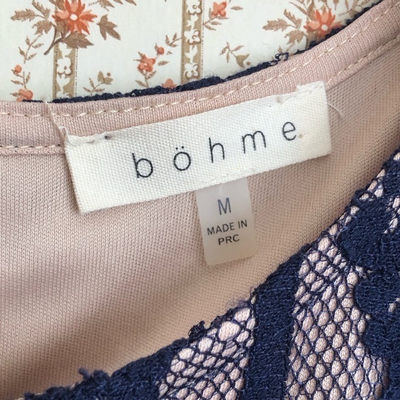 Bohme Lace Overlay Bell Sleeve Navy/Cream Midi Dress | Medium - Picture 5 of 5